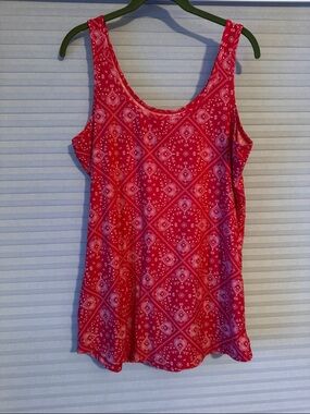 No Boundaries Red Paisley Scoop Neck Tank Top